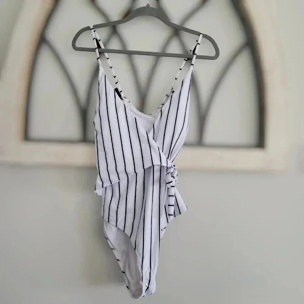 Cupshe Black White Striped One Piece Bathing Suit Sz XL - Picture 4 of 8